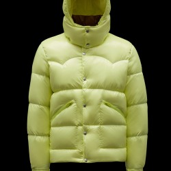 2022 Moncler Coutard Short Down Jacket Mens Winter Puffers Down Coat Outerwear Cream Yellow