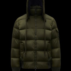 2022 Moncler Deschamps Short Down Jacket Mens Zip Up Hooded Down Puffer Coat Winter Outerwear Army Green