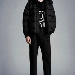 2022 Moncler Deschamps Short Down Jacket Mens Zip Up Hooded Down Puffer Coat Winter Outerwear Black